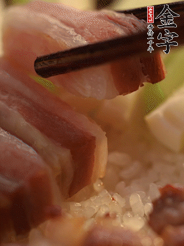 轉(zhuǎn)小火，繼續(xù)蓋蓋子燜2-3分鐘。