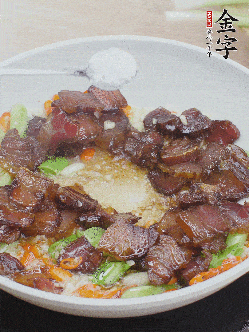 下醬油肉，一點(diǎn)生抽、白糖調(diào)味。