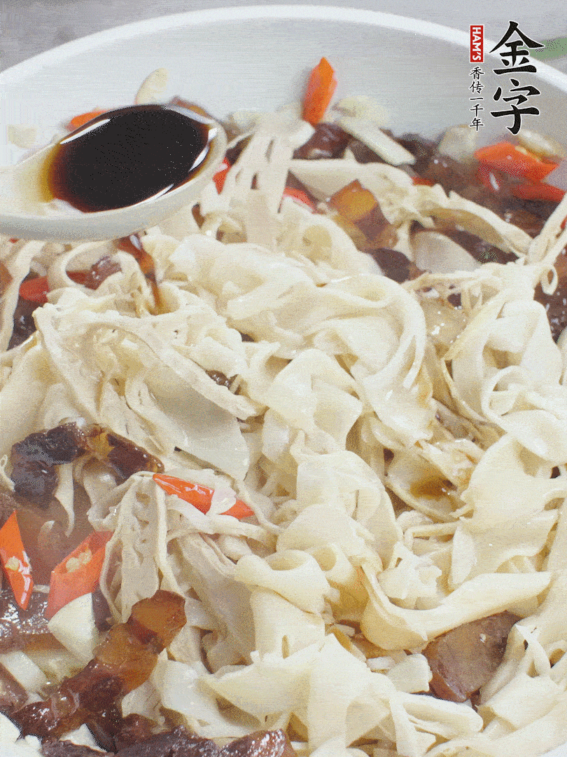 下糯米筍，淋一點(diǎn)生抽、蠔油調(diào)味。