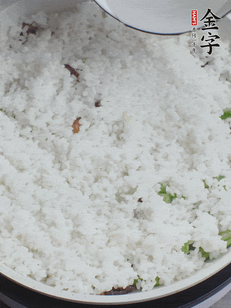 放一碗水，蓋蓋燜煮。