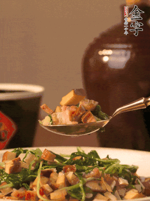 出鍋前嘗味，味淡加點鹽。