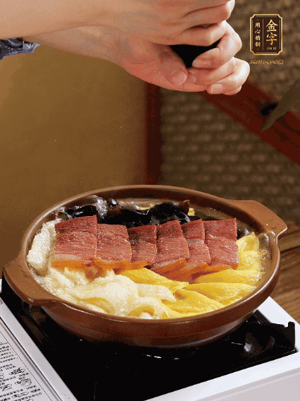 加水沒過食材，煮15-20分鐘